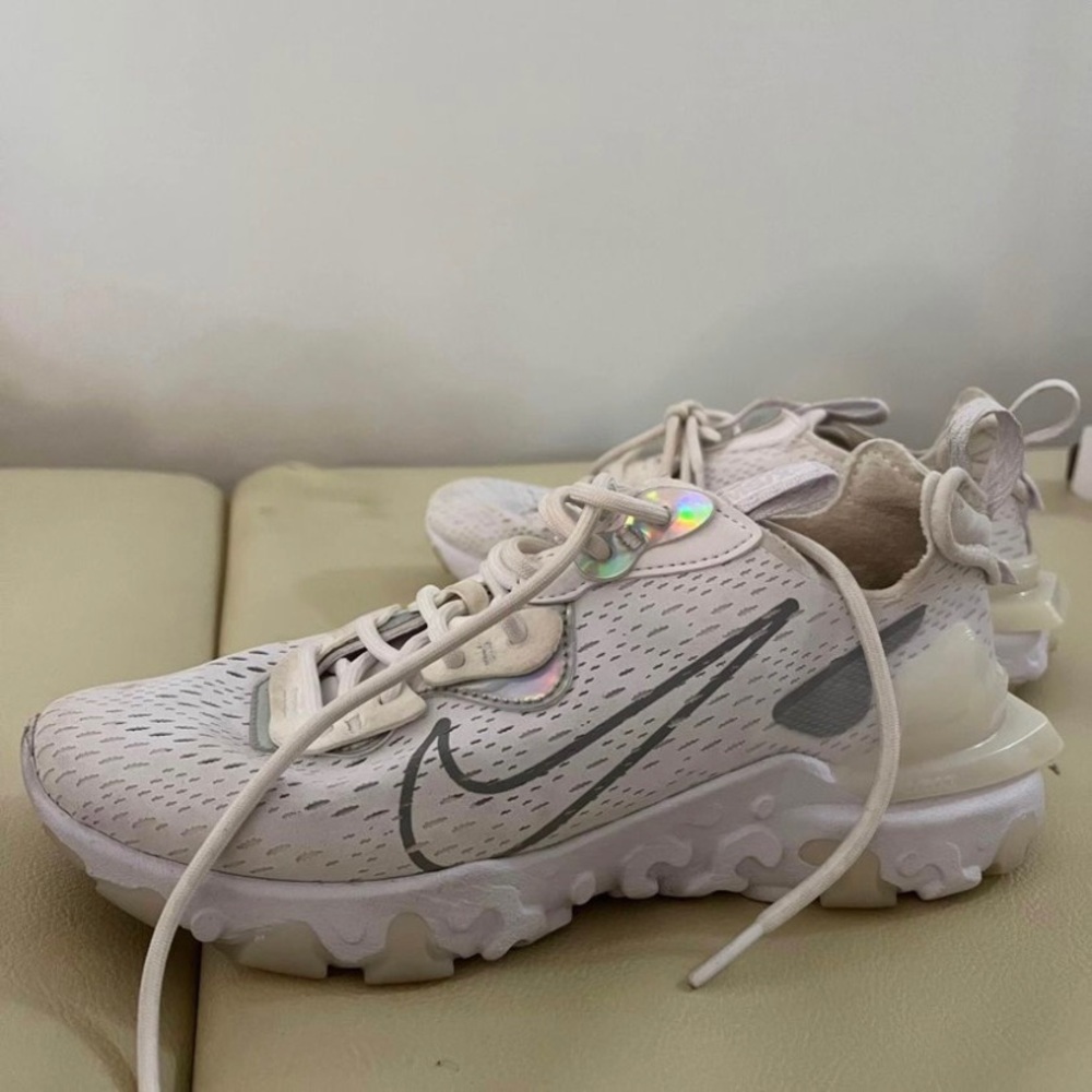 NIKE | React Vision White Size 7.5